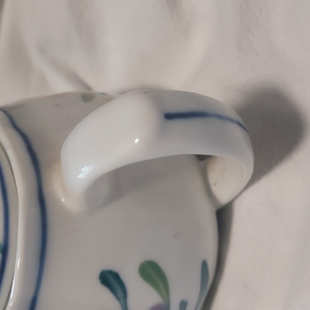 VINTAGE beautiful small  floral Teapot - Picture 8 of 14